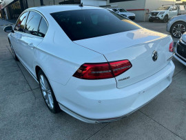 2017 MY18 Volkswagen Passat B8 206TSI R-Line Sedan image 7