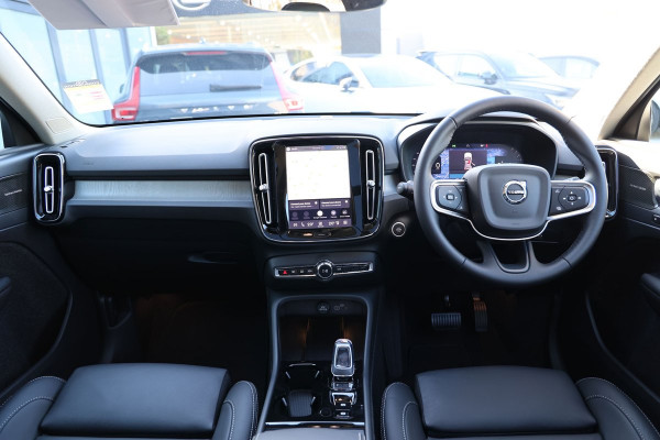 2026 Volvo XC40 XZ Ultra B4 Dark SUV Image 27