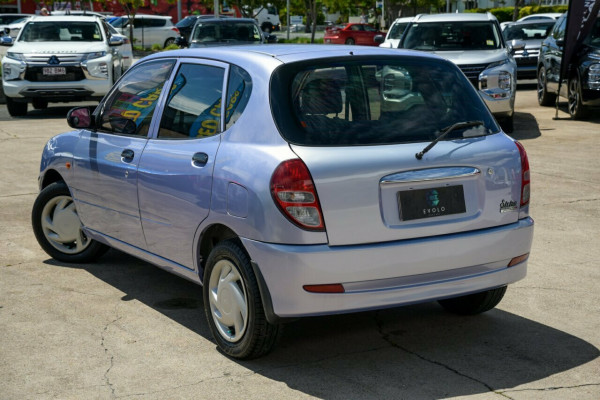 2004 Daihatsu Sirion M100RS Hatchback Image 2