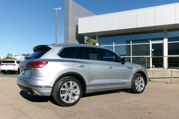 2023 Volkswagen Touareg CR 210TDI Elegance SUV Image 9