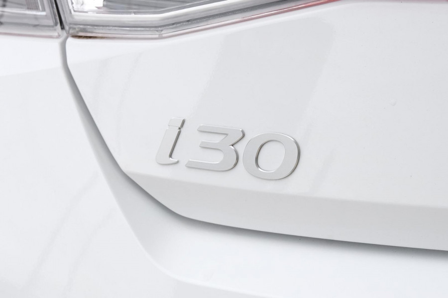 2025 Hyundai i30 CN7.V2  Sedan Image 14