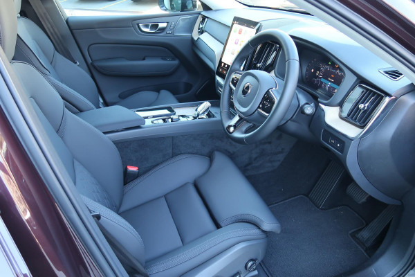 2025 Volvo XC60 UZ Plus T8 Plug-in Hybrid Dark SUV Image 12