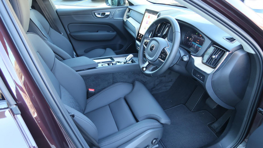 2025 Volvo XC60 UZ Plus T8 Plug-in Hybrid Dark SUV Image 12