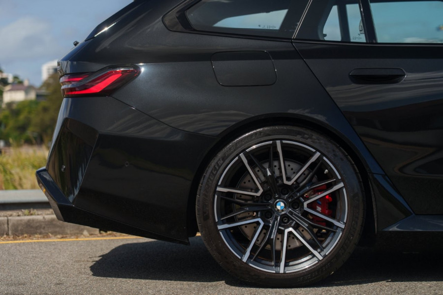 2025 BMW M5 Touring SUV Image 9