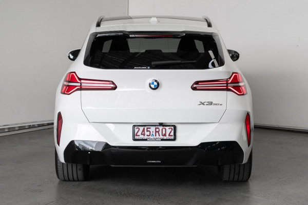 2025 BMW X3 G45 30e xDrive SUV image 5