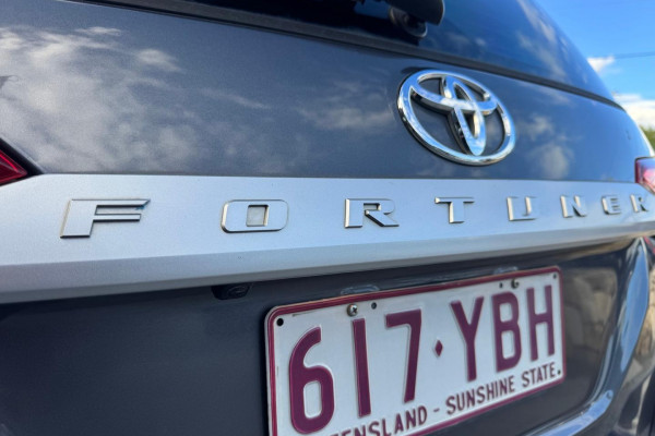 2018 Toyota Fortuner GUN156R GX SUV Image 10