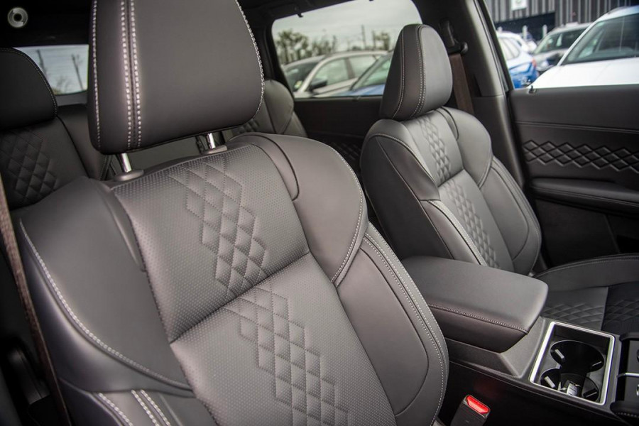 2024 Mitsubishi Outlander ZM PHEV GSR SUV Image 9