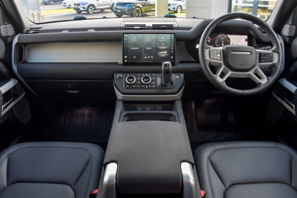 2023 Land Rover Defender L663 130 D300 SE SUV image 4