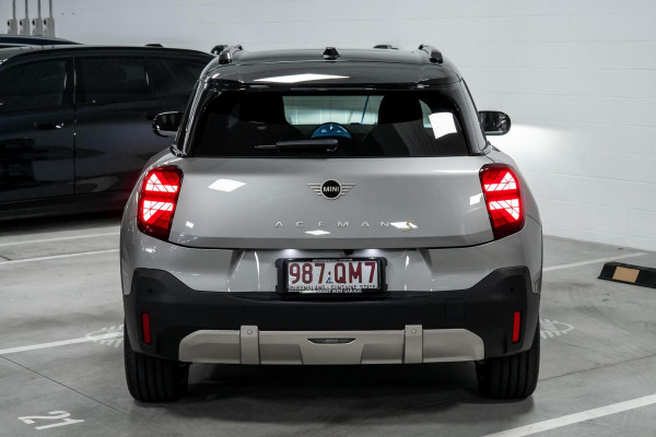2026 MINI Aceman J05 SE Favoured Hatch image 5