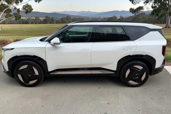 2026 Kia EV5 OVc Earth SUV Image 6