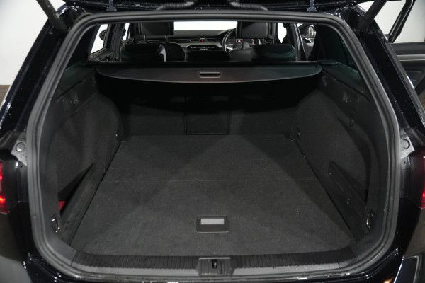 2023 Volkswagen Passat 206TSI R-Line SUV Image 35