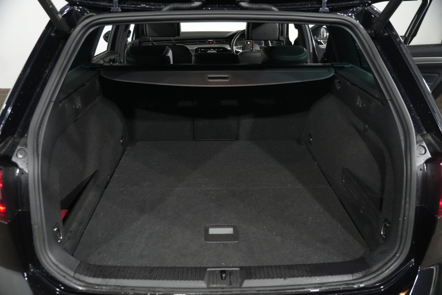 2023 Volkswagen Passat 206TSI R-Line SUV Image 35