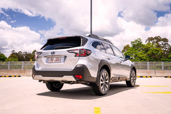 2024 Subaru Outback 6GEN AWD Touring XT SUV Image 2