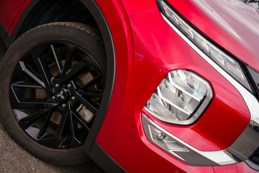 2024 Mitsubishi Outlander ZM Black Edition SUV Image 6