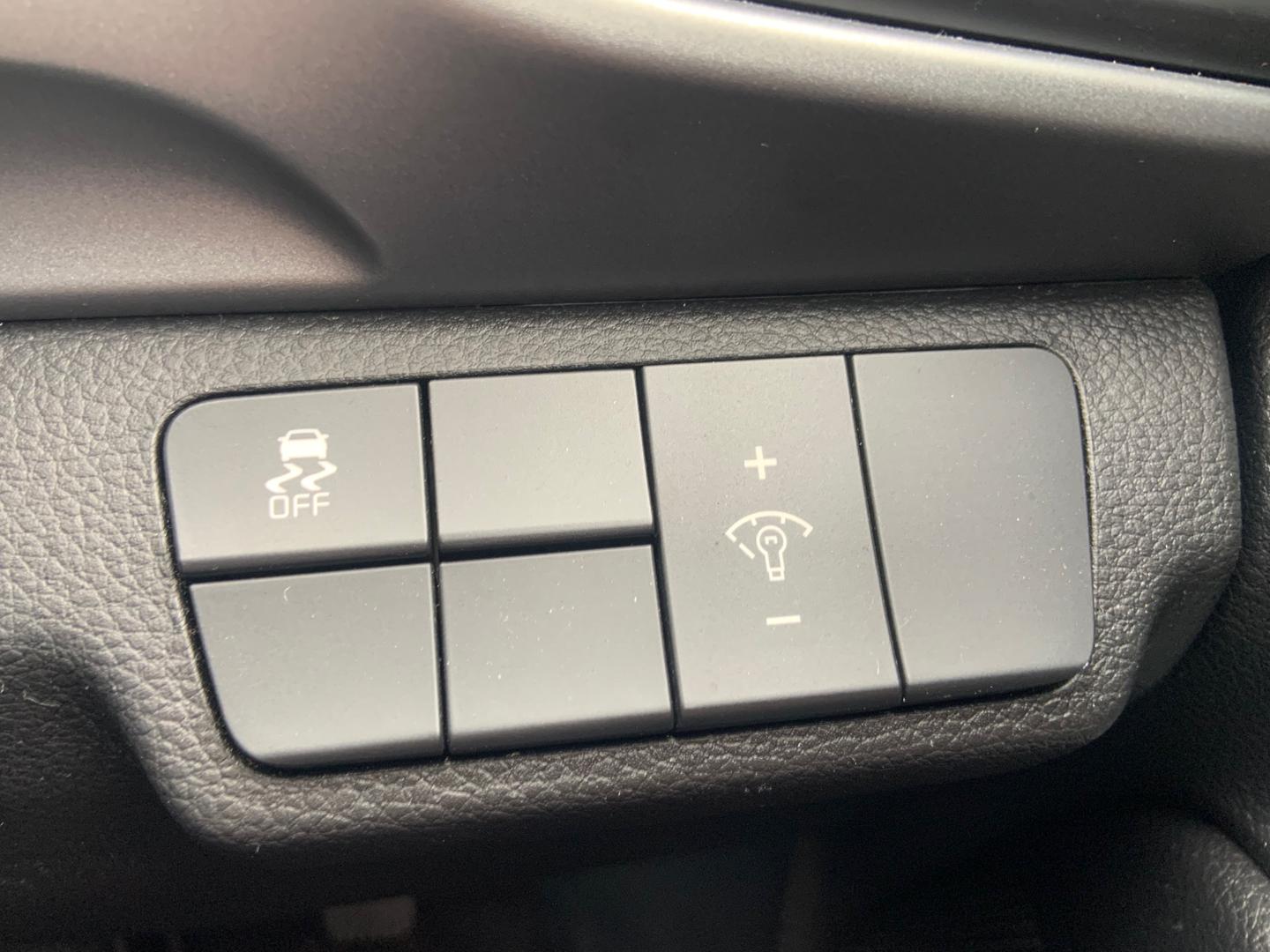 2021 MY22 Kia Stonic YB Sport SUV Image 24