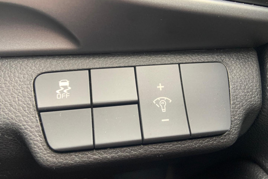 2021 MY22 Kia Stonic YB Sport SUV Image 24