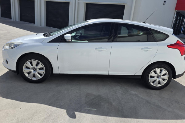 2015 MY14 Ford Focus LW MkII Ambiente Hatch Image 6