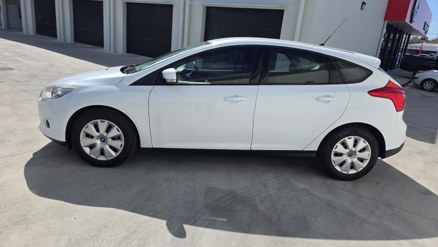 2015 MY14 Ford Focus LW MkII Ambiente Hatch Image 6