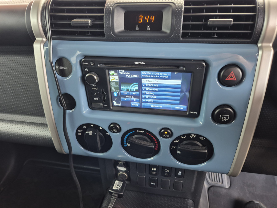 2015 MY14 Toyota FJ Cruiser GSJ15R SUV Image 23
