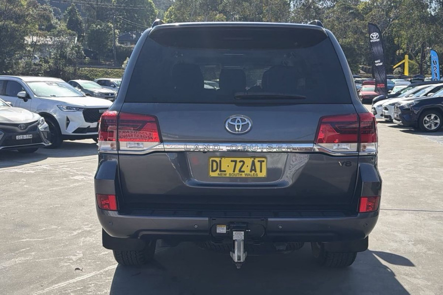 2019 Toyota LandCruiser VDJ200R VX SUV Image 6