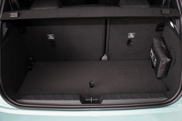 2026 MINI Cooper J01 SE Favoured Hatch image 18