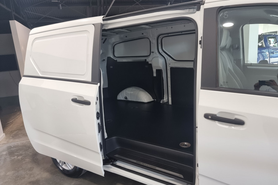 2024 LDV G10 SV7C + Van Image 17