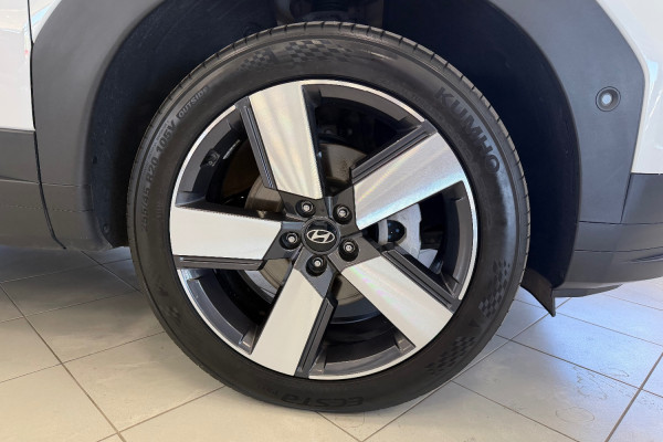 2024 MY25 Hyundai Santa Fe MX5.V1 Hybrid SUV Image 24
