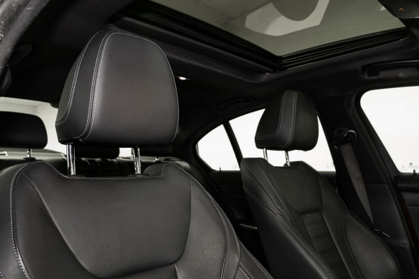 2022 BMW 3 Series G20 330i M Sport Sedan image 9