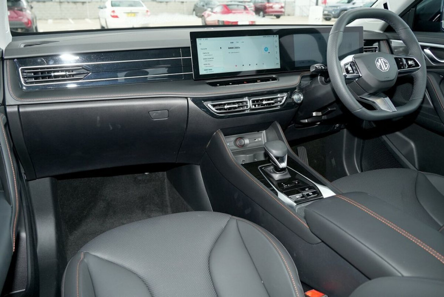 2025 MG HS AS33 Excite SUV Image 6