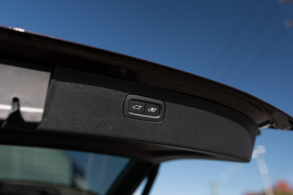 2025 MY26 Volvo XC90 L Series Ultra B5 Dark SUV Image 25