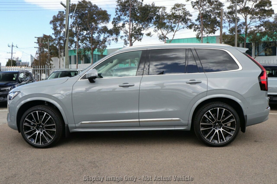 2026 Volvo XC90 L Series Ultra B5 Dark SUV Image 16