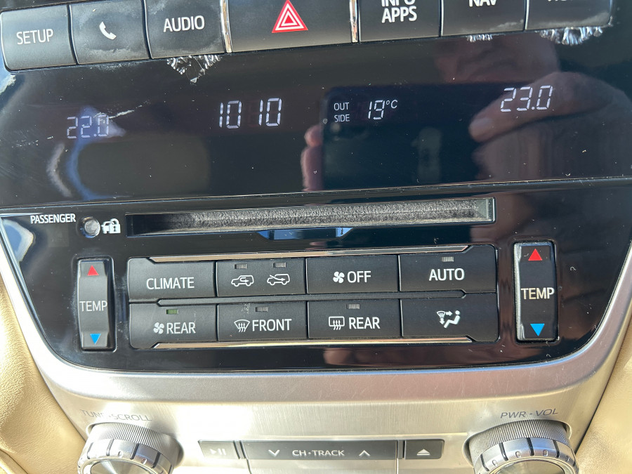 2016 Toyota LandCruiser VDJ200R Sahara SUV Image 29