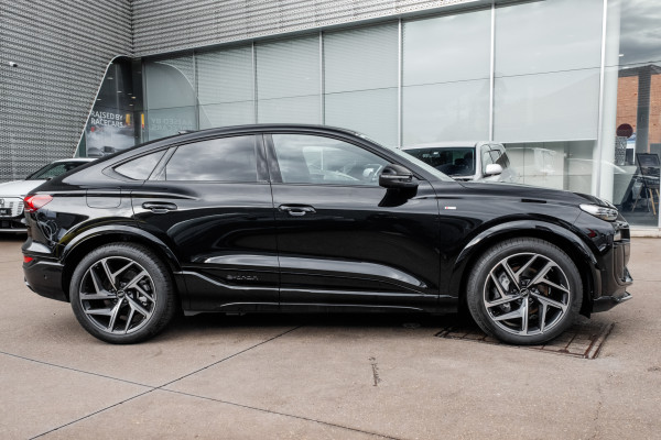 2025 Audi Q6 e-tron GF  SUV image 3
