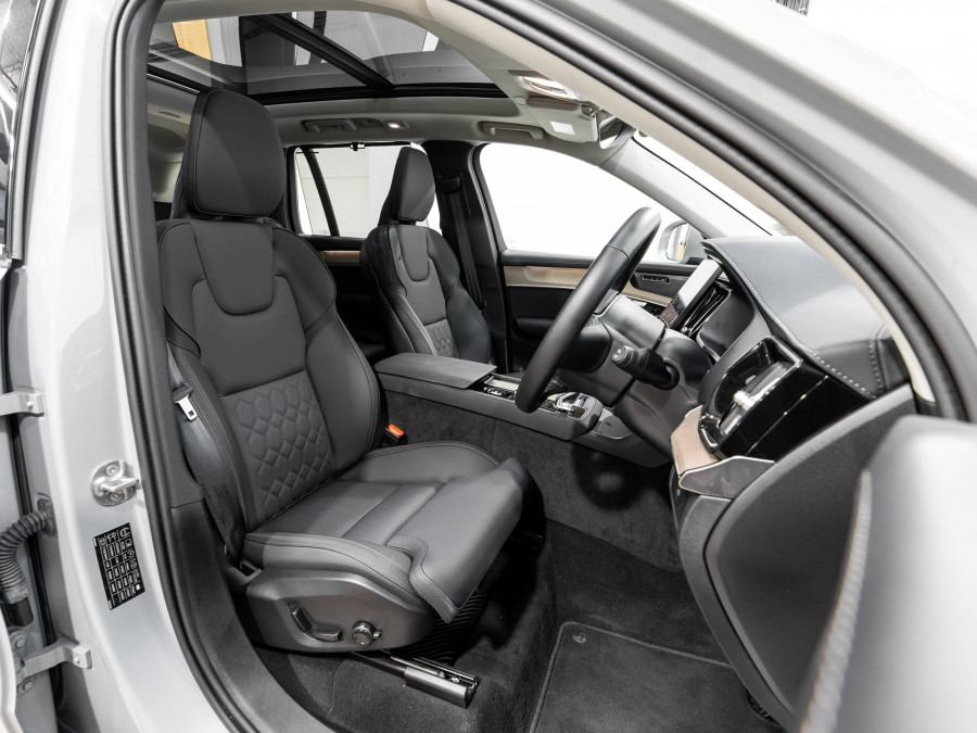 2025 Volvo XC90 L Series Ultra B5 Bright SUV Image 18