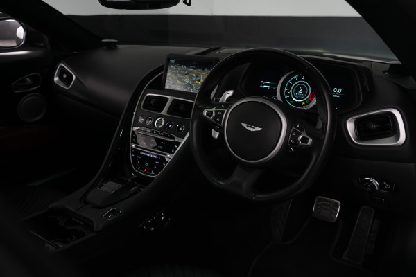 2018 Aston Martin DB11 Coupe Image 28