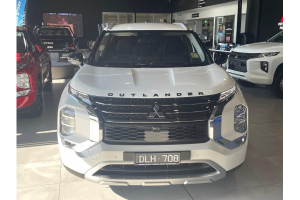 2024 Mitsubishi Outlander ZM LS SUV