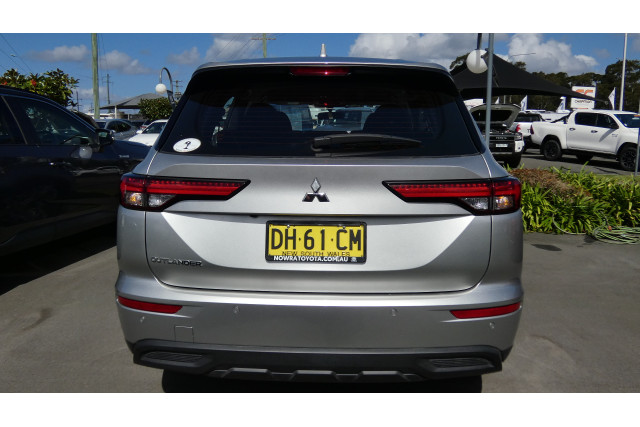 2022 MY22.5 Mitsubishi Outlander ZM MY22.5 ES 7 SEAT 2WD SUV Image 6