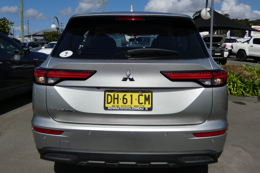 2022 MY22.5 Mitsubishi Outlander ZM MY22.5 ES 7 SEAT 2WD SUV Image 6