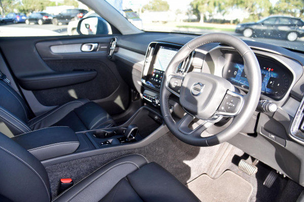 2024 MY25 Volvo XC40 XZ Plus B4 SUV Image 7