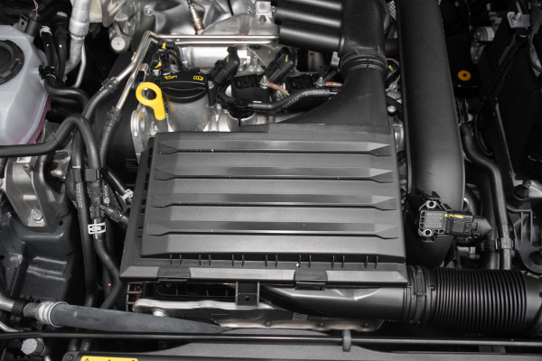 2025 Volkswagen Golf 8.5 110TSI R-Line Hatch image 24