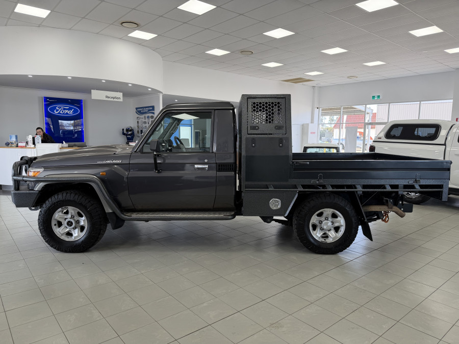 2020 Toyota LandCruiser VDJ79R GXL Single-Cab Cab-Chassis Image 4