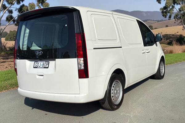 2026 MY27 Hyundai Staria Load US4.V4  Van Image 4