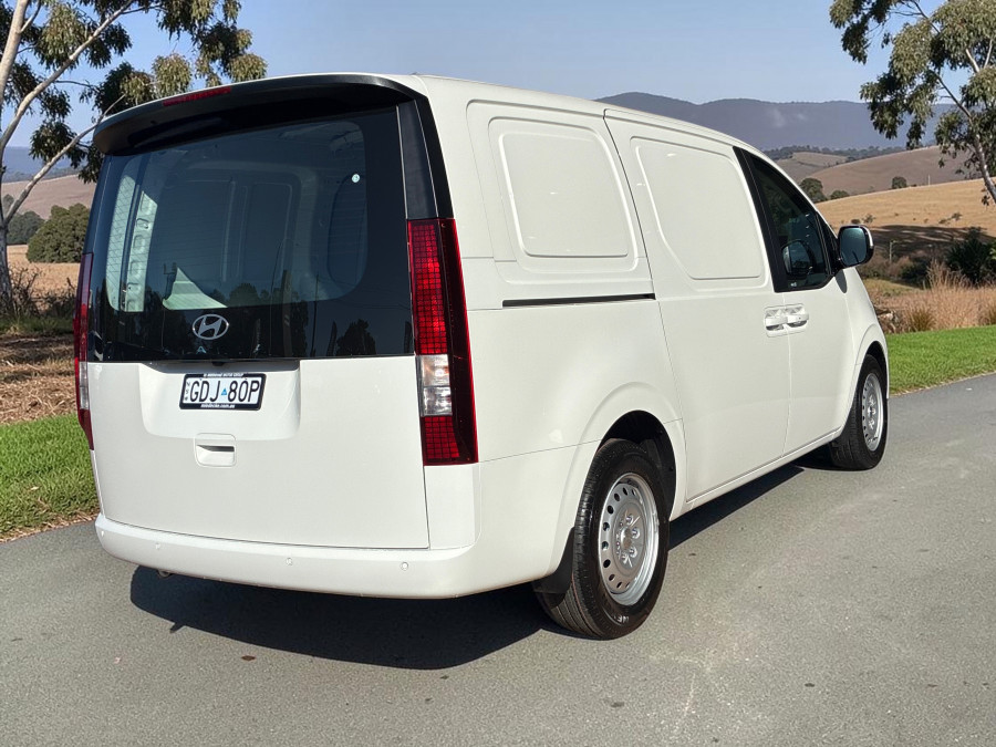 2026 MY27 Hyundai Staria Load US4.V4  Van Image 4