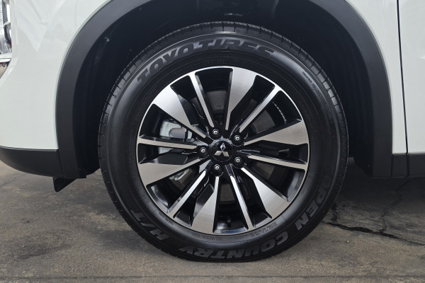2025 Mitsubishi Outlander ZM LS SUV Image 26