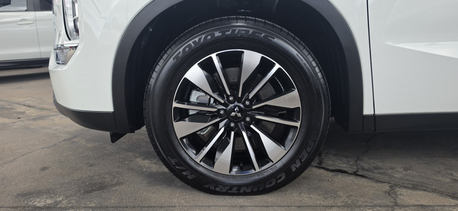 2025 Mitsubishi Outlander ZM LS SUV Image 26