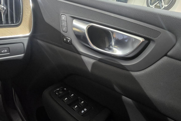 2025 MY26 Volvo XC60 UZ Plus B5 Bright SUV Image 11