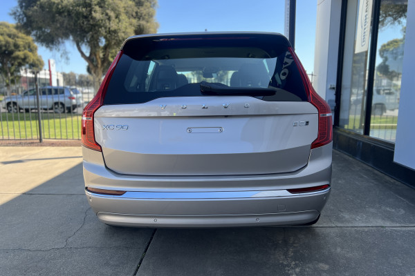 2024 Volvo XC90 L Series Ultimate B5 Bright SUV Image 4