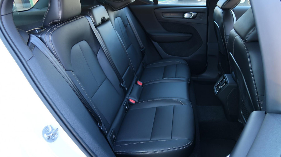 2025 MY26 Volvo XC40 XZ Plus B4 SUV Image 16