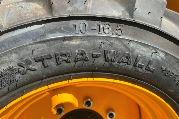 2026 JCB WHL SKID STEER LDR Wheeled Skidsteer Loader Image 11