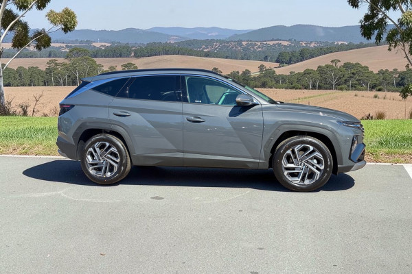 2026 Hyundai Tucson NX4.V4 Hybrid Premium SUV Image 3